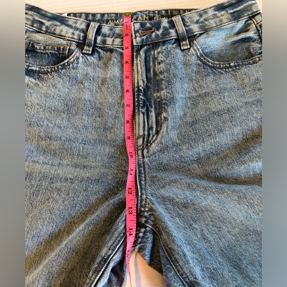 American Eagle Mom Straight Jeans. High Waisted. Loose Fit. Size 12 - Picture 11 of 12